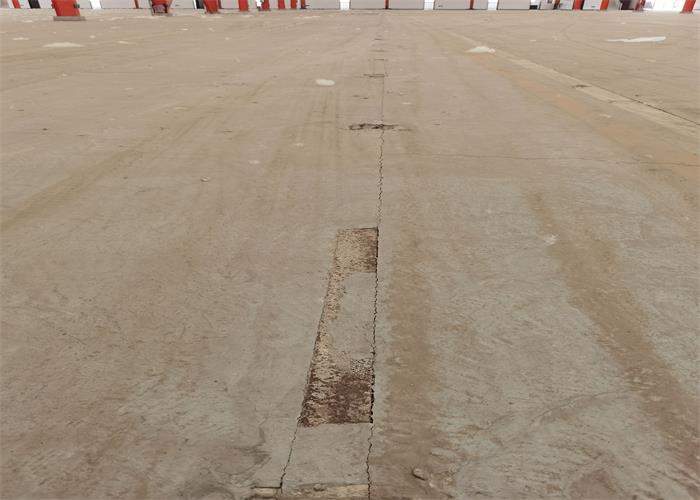 石家莊某工廠固化地坪施工中！